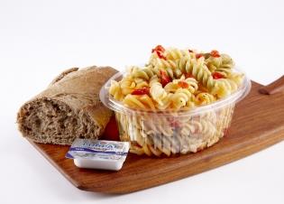Stor Pastasalat Italiensk